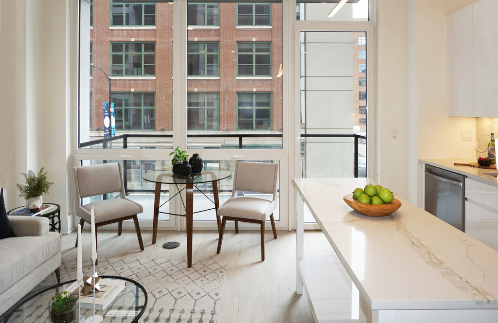 812 W Adams Street - Photo 3