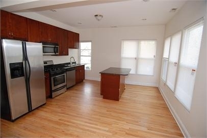 6834 N Ashland Boulevard - Photo 3