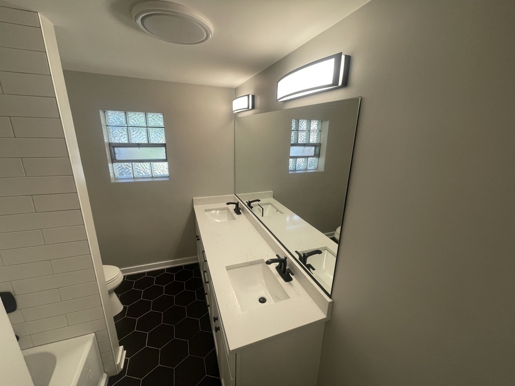 117 E 6th Avenue - Photo 8