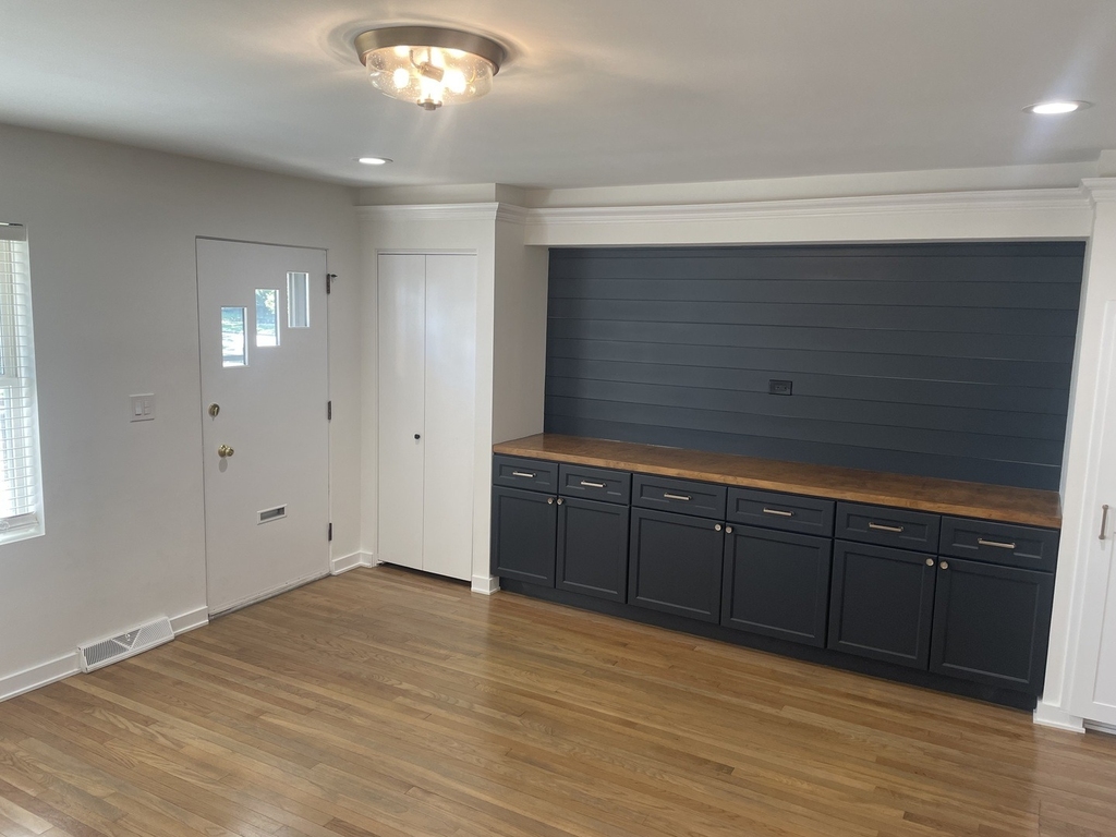 117 E 6th Avenue - Photo 2