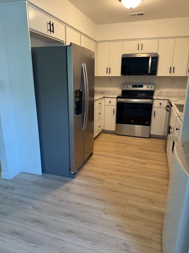 532 West Street - Photo 3