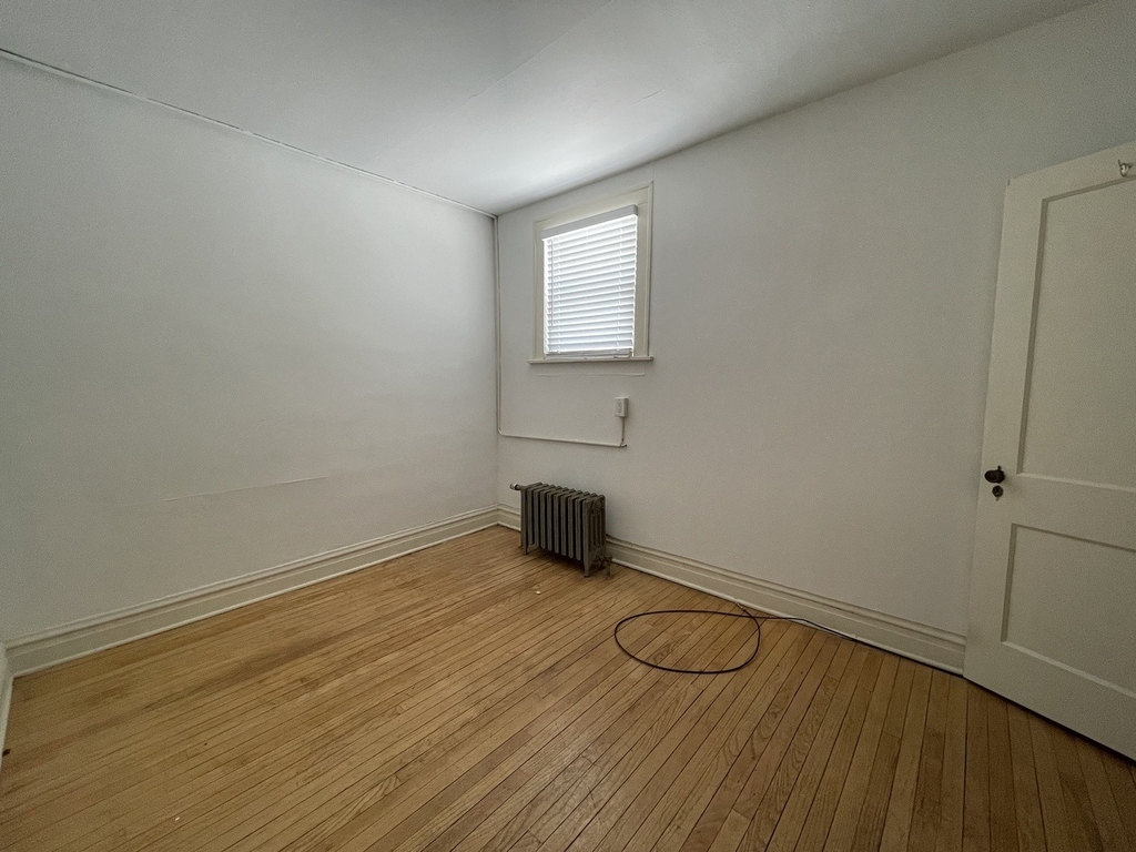 28w579 Stafford Place - Photo 3