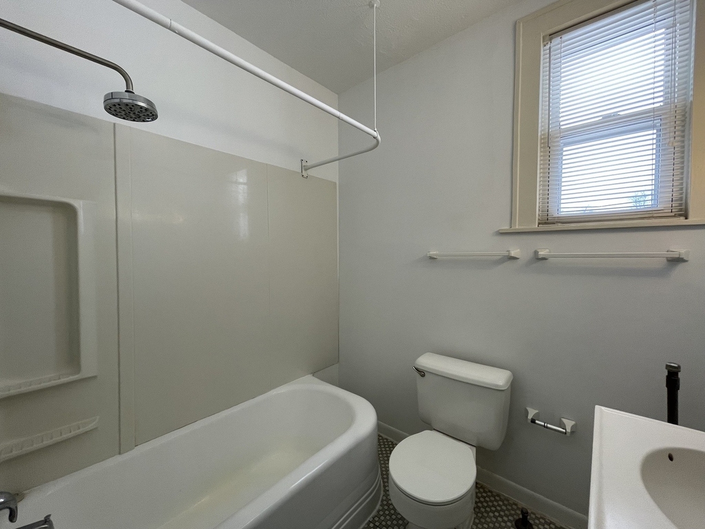 28w579 Stafford Place - Photo 6