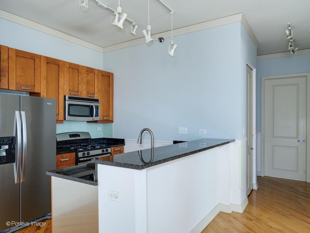 170 W Polk Street - Photo 9
