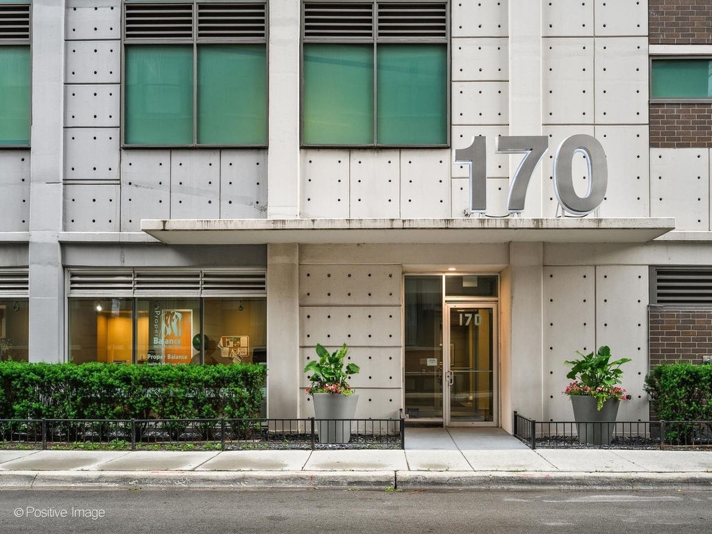 170 W Polk Street - Photo 1