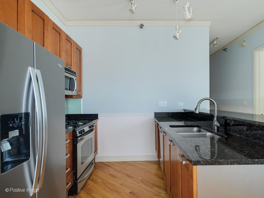 170 W Polk Street - Photo 10