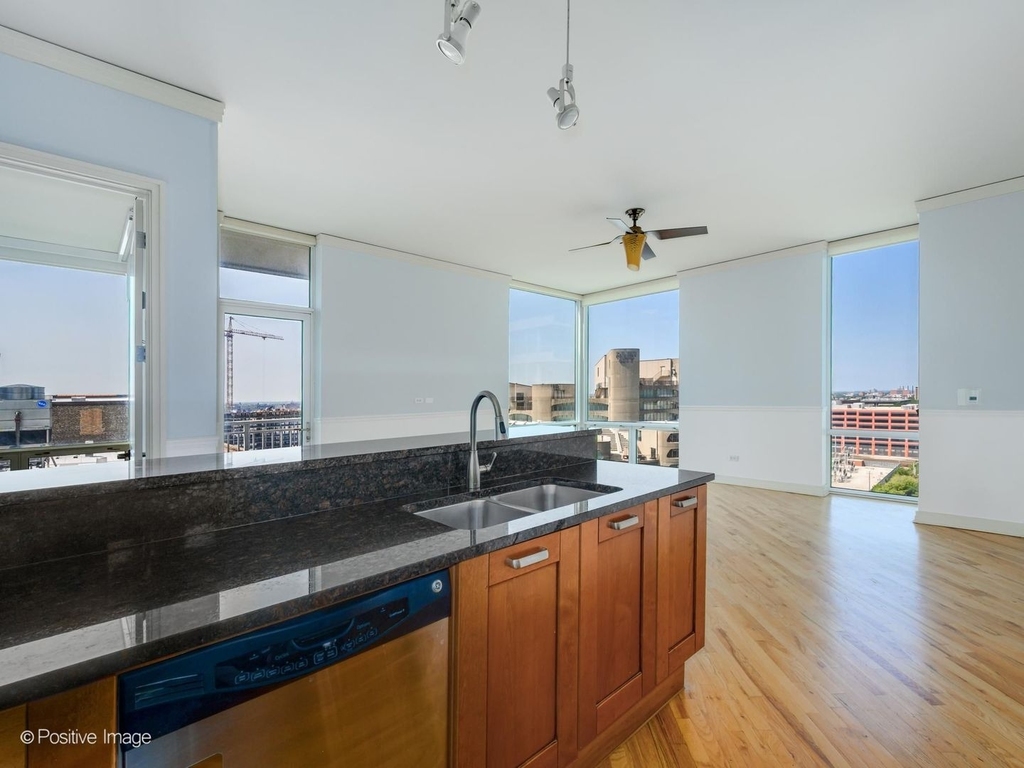 170 W Polk Street - Photo 12
