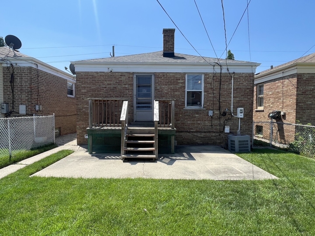 5819 S Narragansett Avenue - Photo 11
