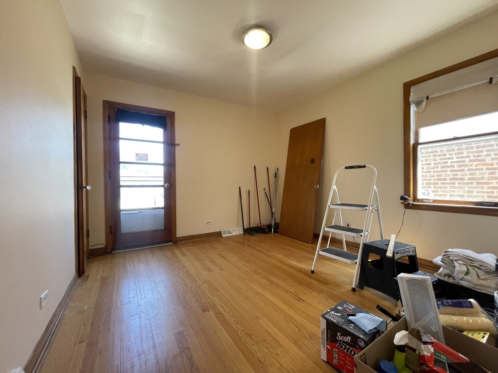 5819 S Narragansett Avenue - Photo 8