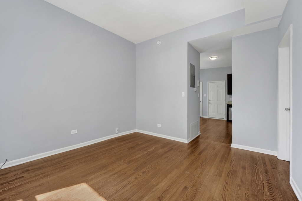 3340 S Carpenter Street - Photo 4