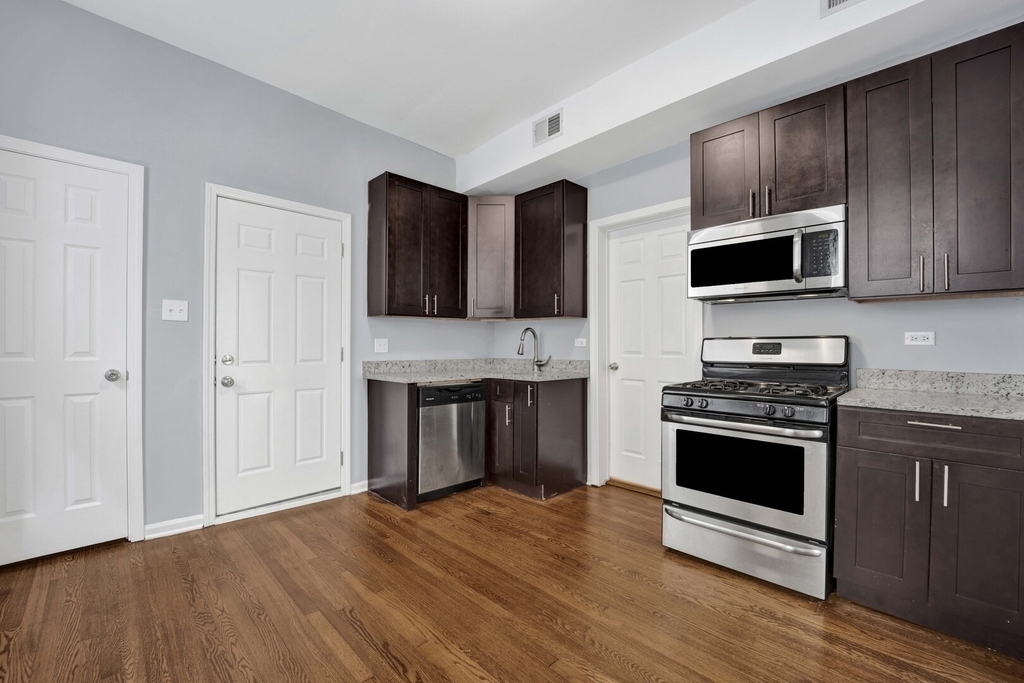 3340 S Carpenter Street - Photo 8