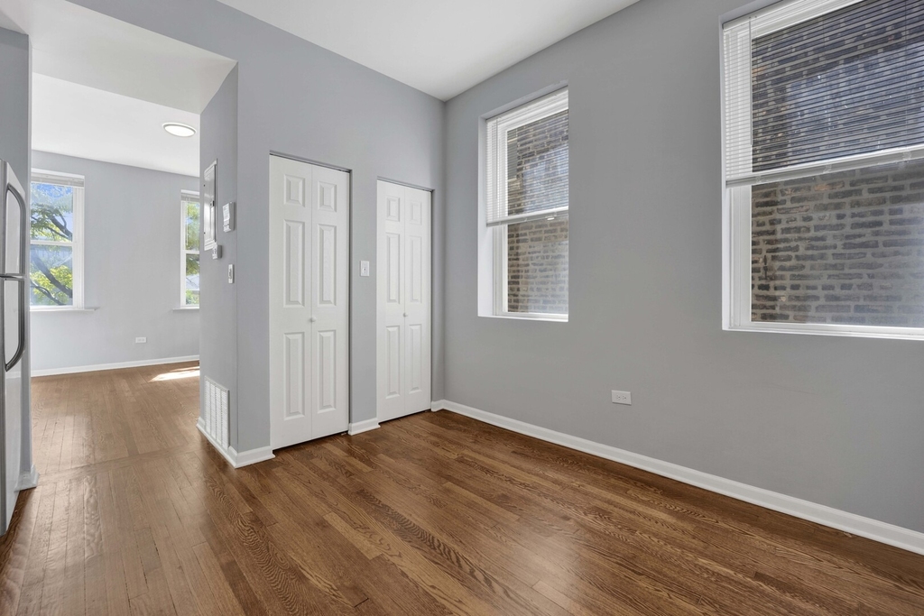 3340 S Carpenter Street - Photo 5