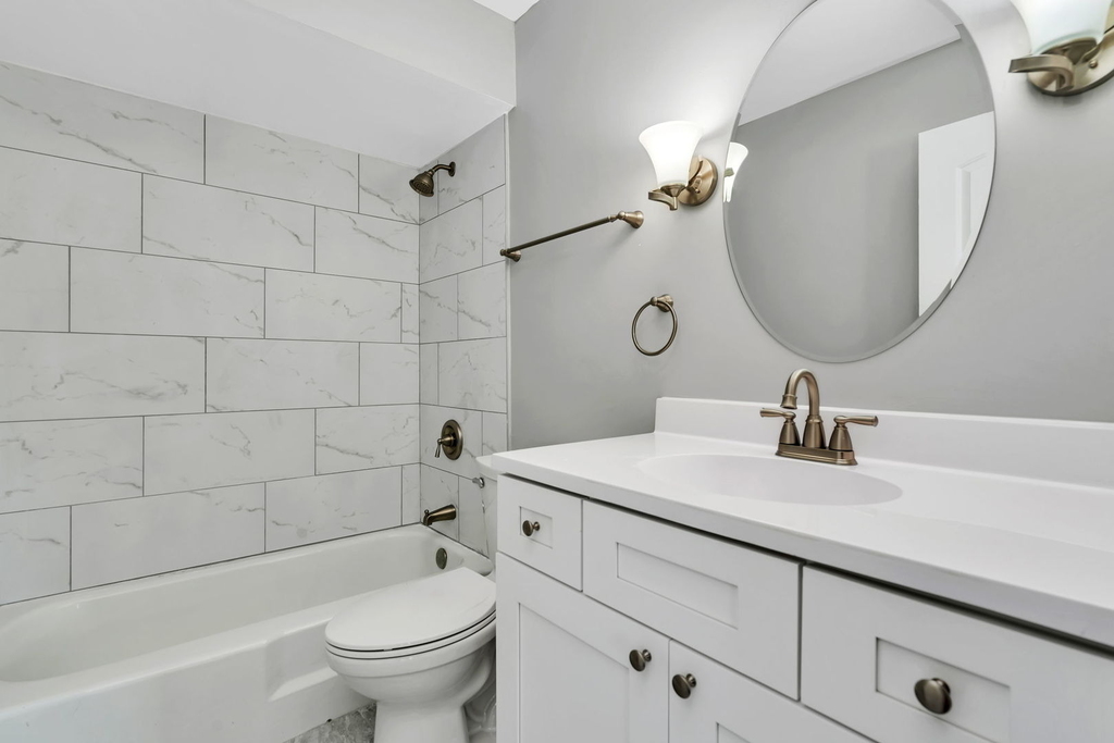909 Plainfield Road - Photo 3