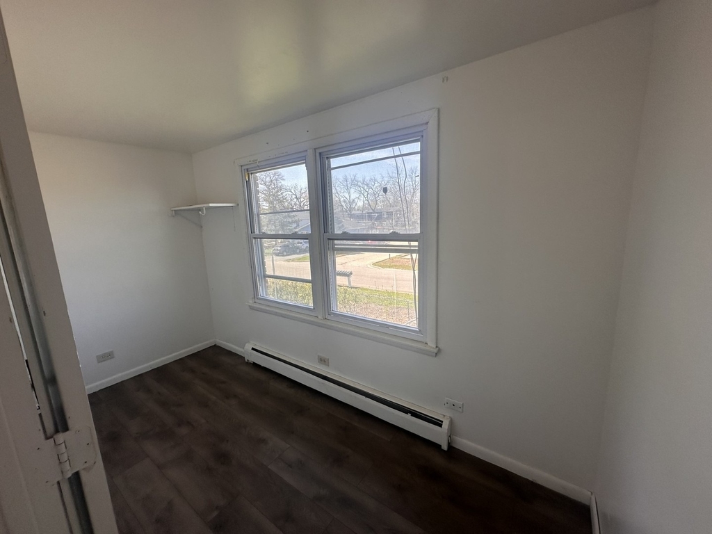 1627 Woodbine Drive - Photo 2