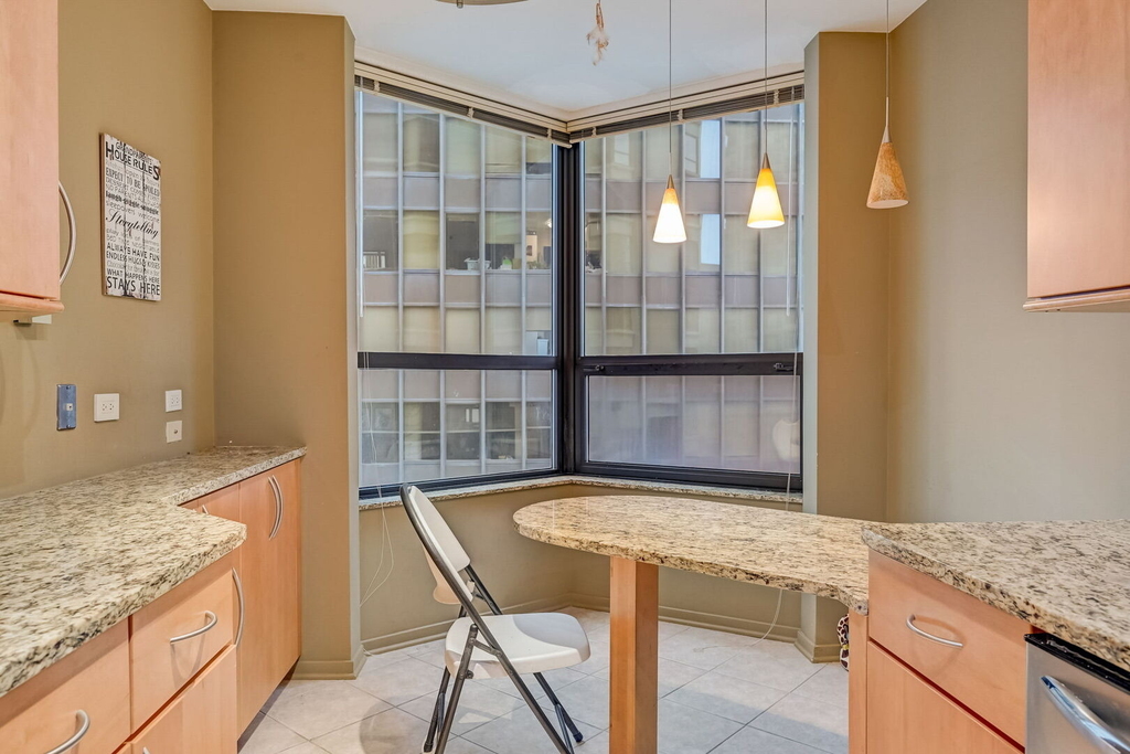 400 E Ohio Street - Photo 7
