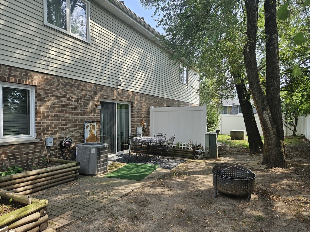 10956 S 76th Avenue - Photo 12
