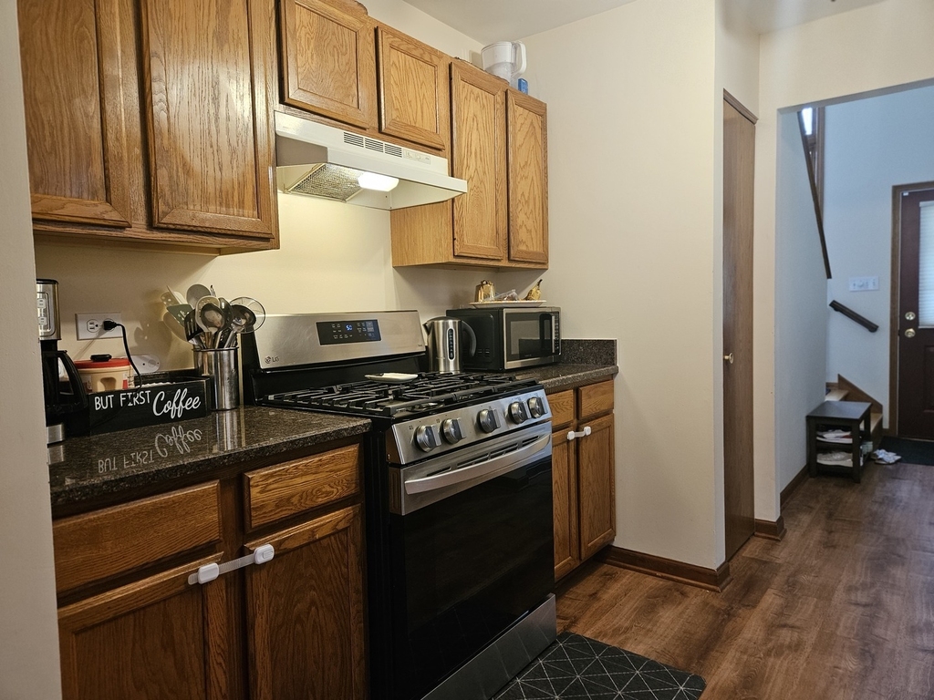 10956 S 76th Avenue - Photo 3