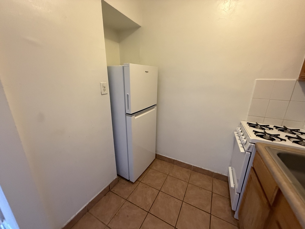 1135 W Lunt Avenue - Photo 5