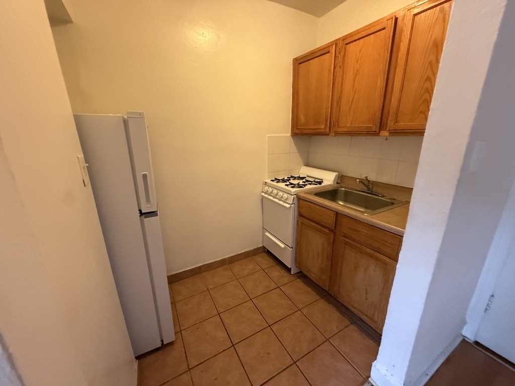 1135 W Lunt Avenue - Photo 4