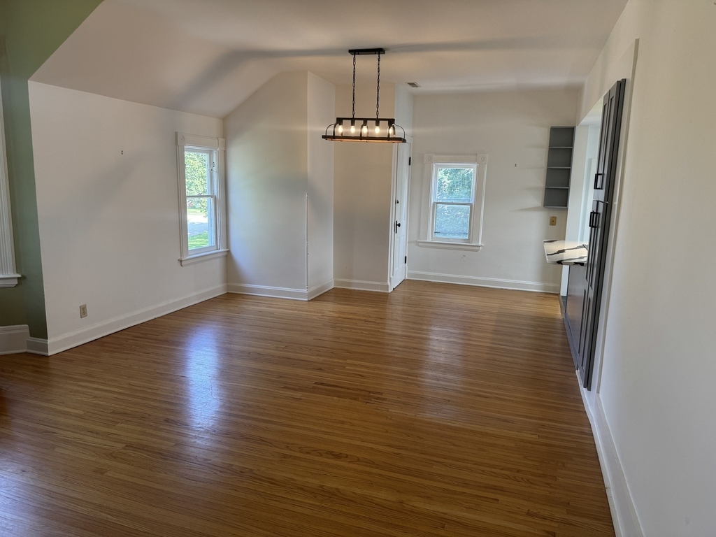 502 E Washington Street - Photo 4