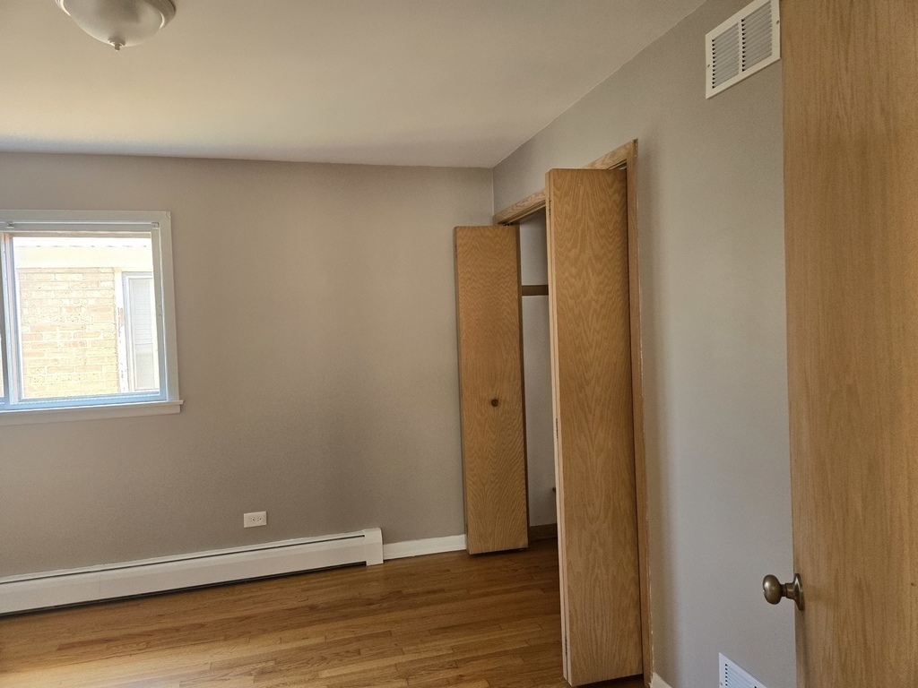 5454 W Schubert Avenue - Photo 3