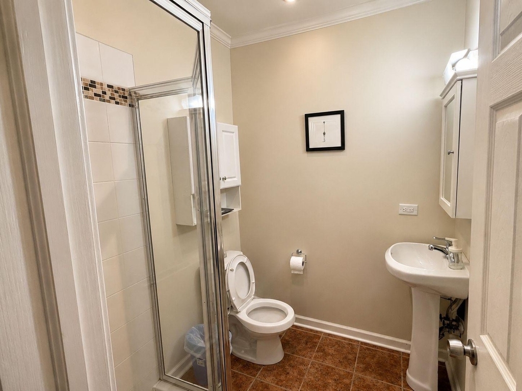 1028 W 20th Place - Photo 10