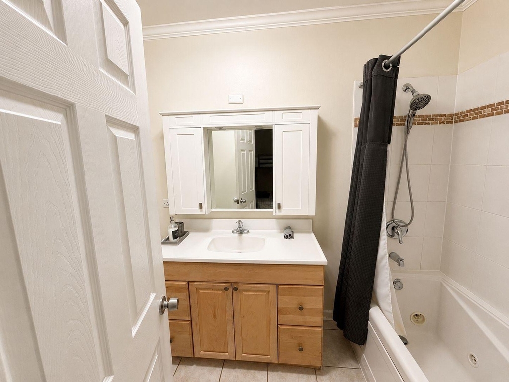 1028 W 20th Place - Photo 13