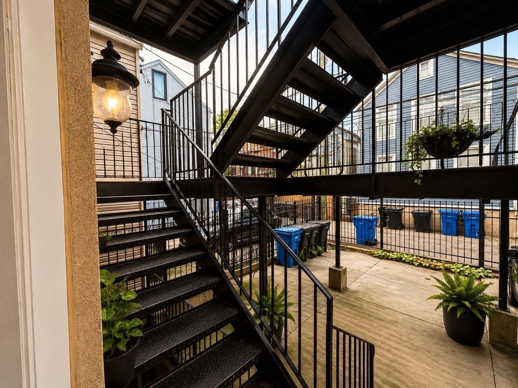 1028 W 20th Place - Photo 18