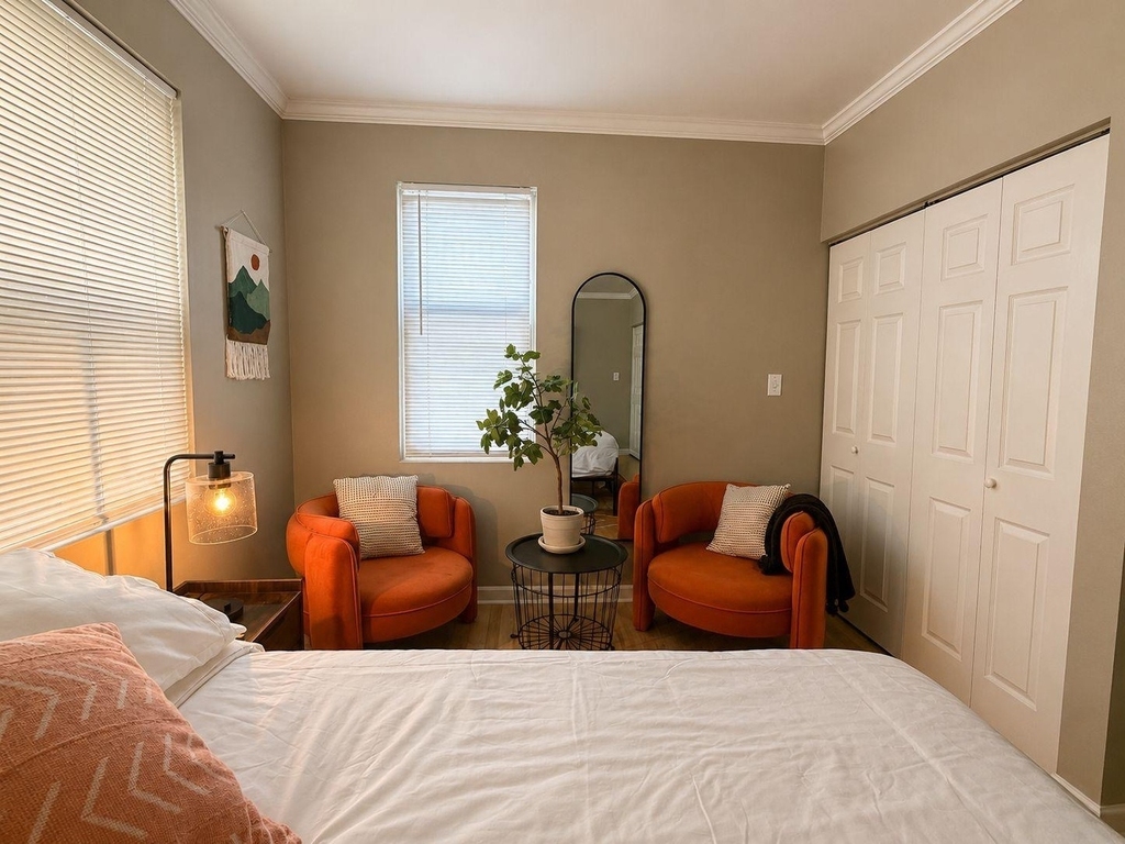 1028 W 20th Place - Photo 16