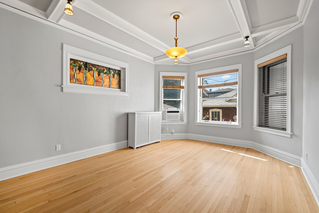 1335 W Thorndale Avenue - Photo 8