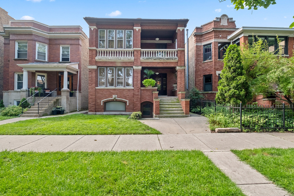 1335 W Thorndale Avenue - Photo 0