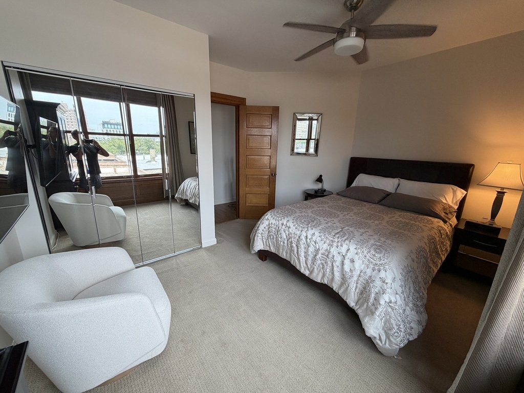 550 W Surf Street - Photo 12