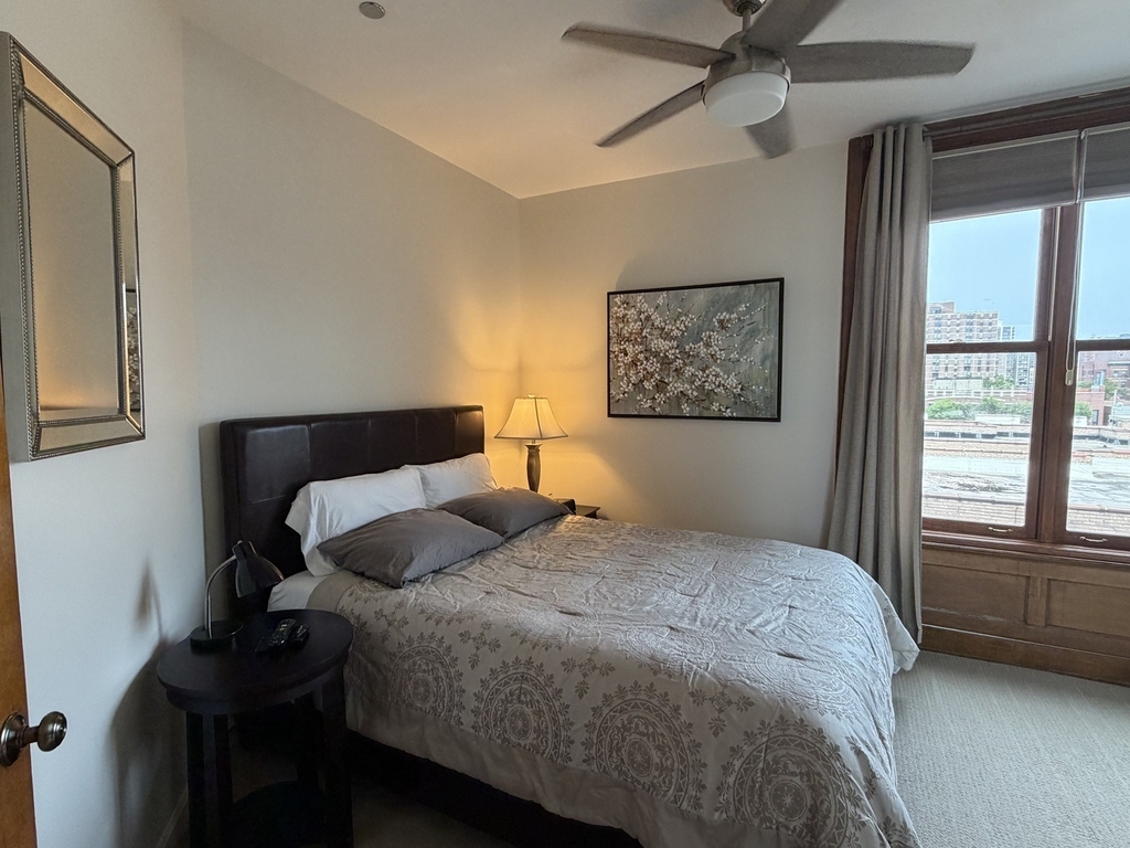 550 W Surf Street - Photo 10