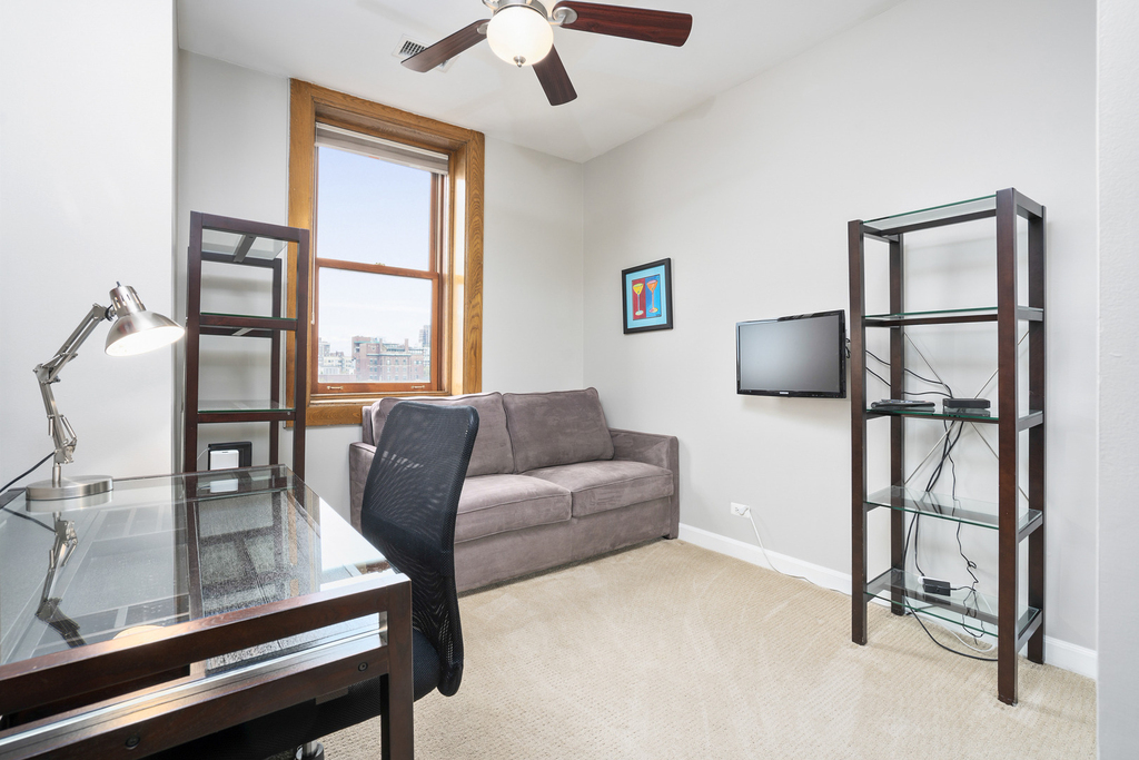 550 W Surf Street - Photo 13