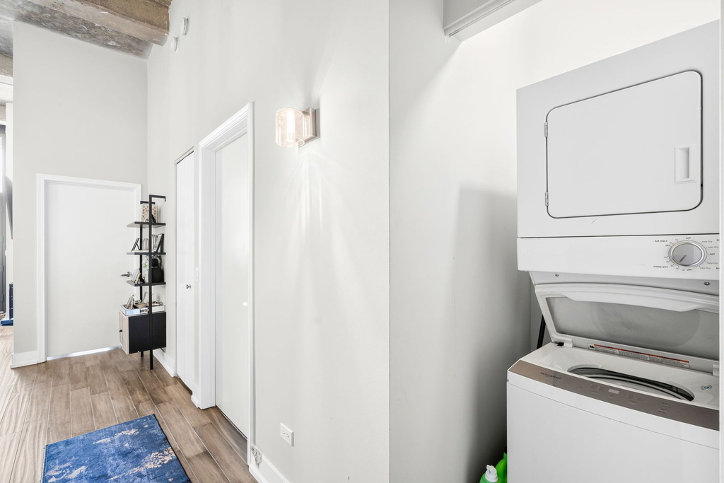 320 E 21st Street - Photo 9