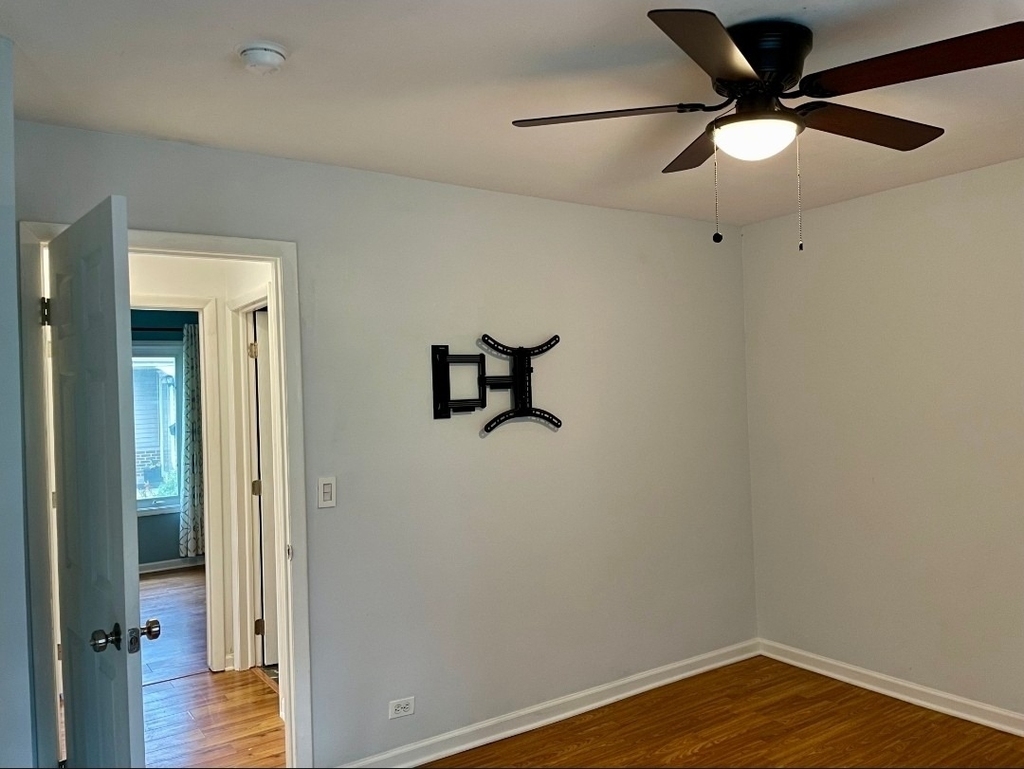 1405 Cove Drive - Photo 8