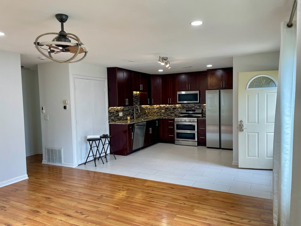 1405 Cove Drive - Photo 1