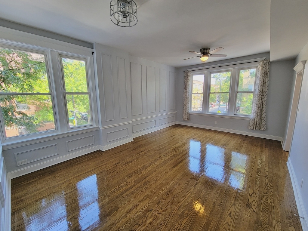 4552 N Claremont Avenue - Photo 1
