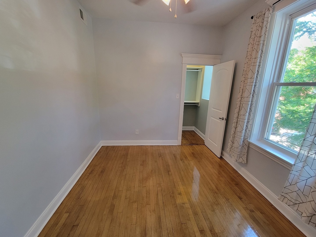 4552 N Claremont Avenue - Photo 13