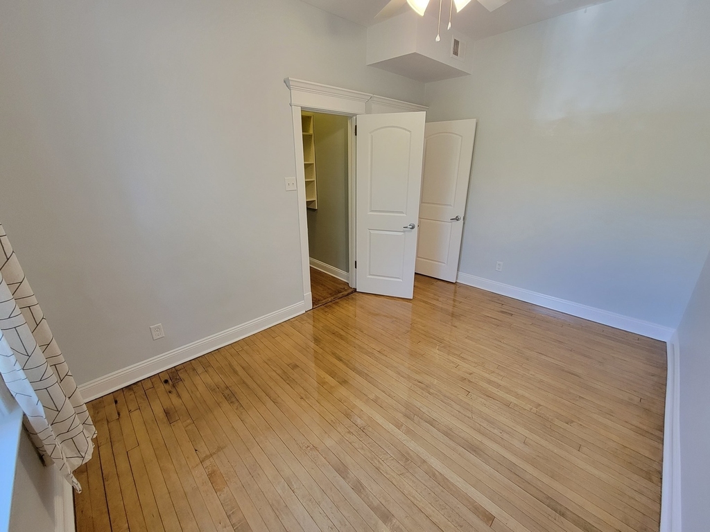 4552 N Claremont Avenue - Photo 19