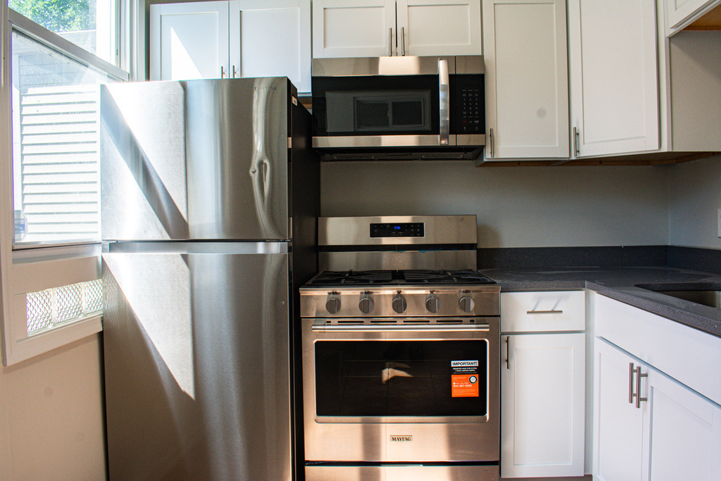 1008 Garnett Place - Photo 12