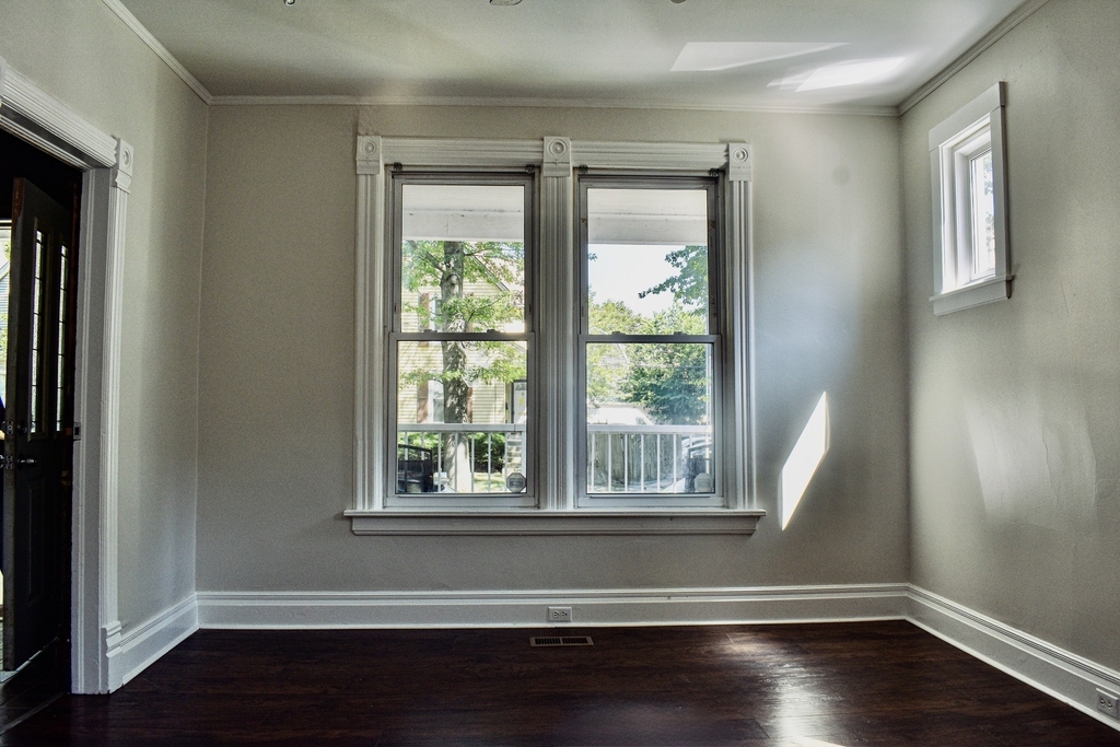 1008 Garnett Place - Photo 3