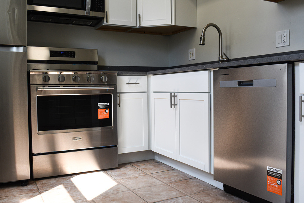 1008 Garnett Place - Photo 10