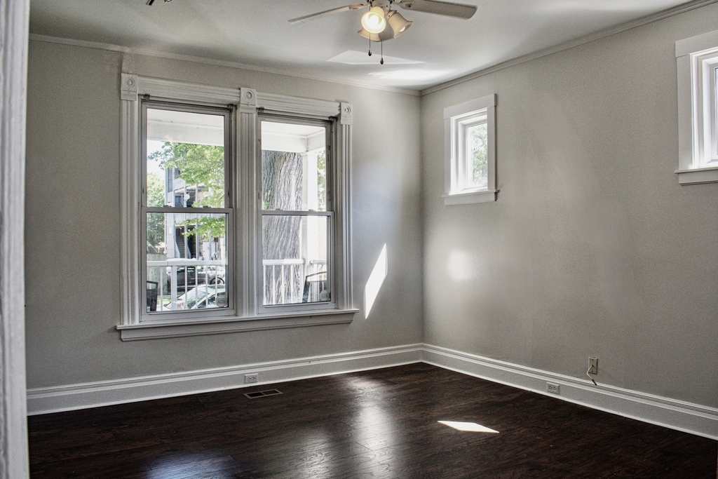 1008 Garnett Place - Photo 4