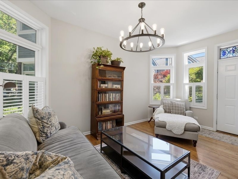 3311 N Racine Avenue - Photo 2