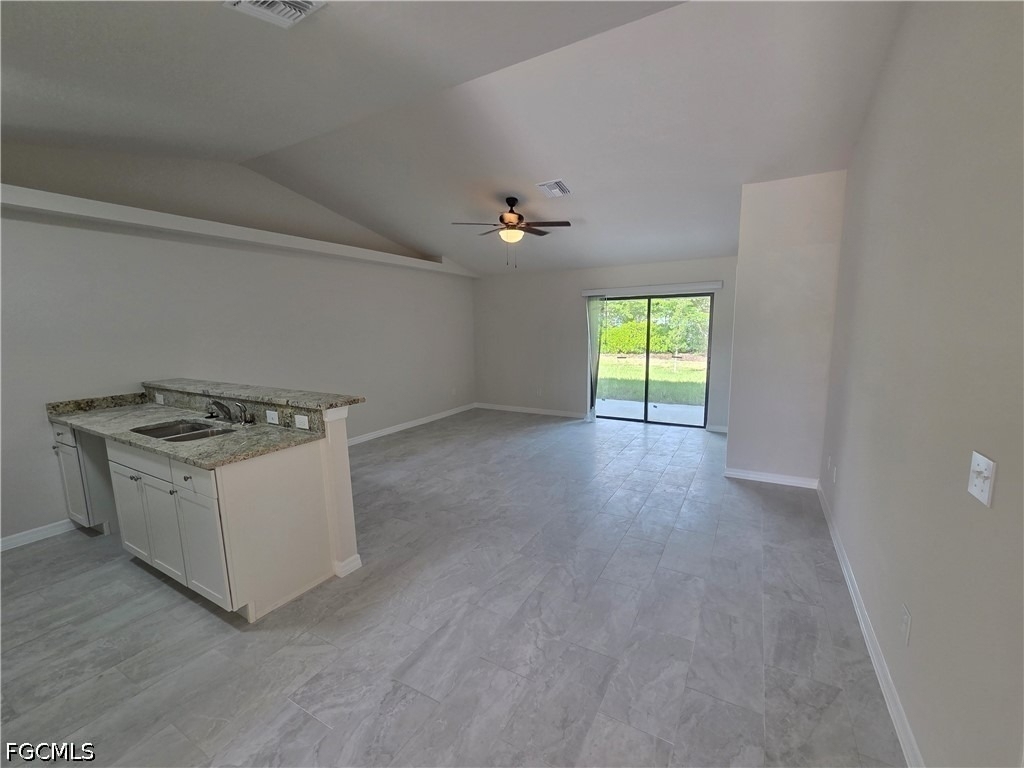 1418 Se 1st Place - Photo 3