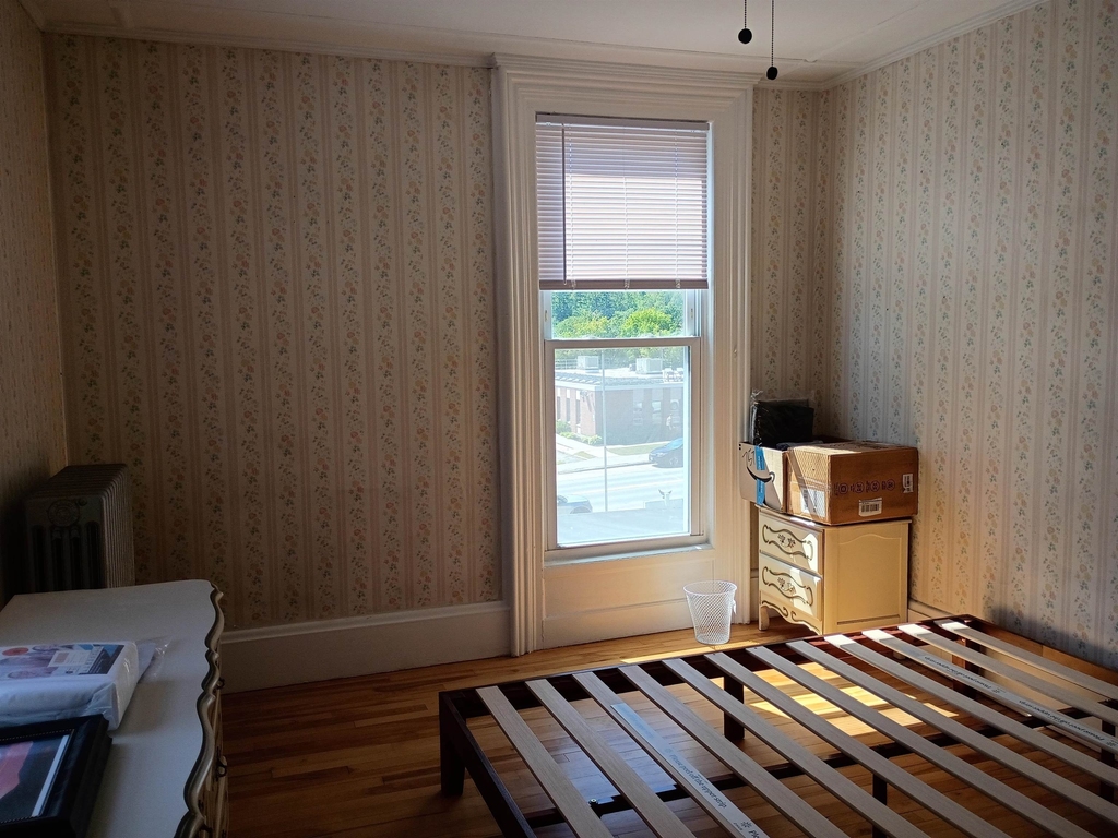 166 Main - Photo 3