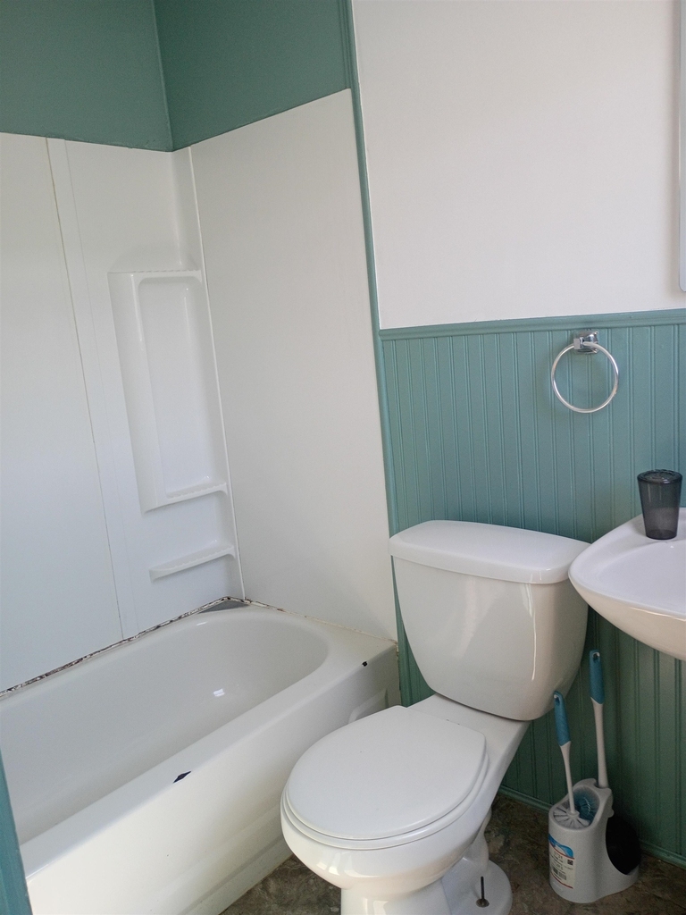 166 Main - Photo 7