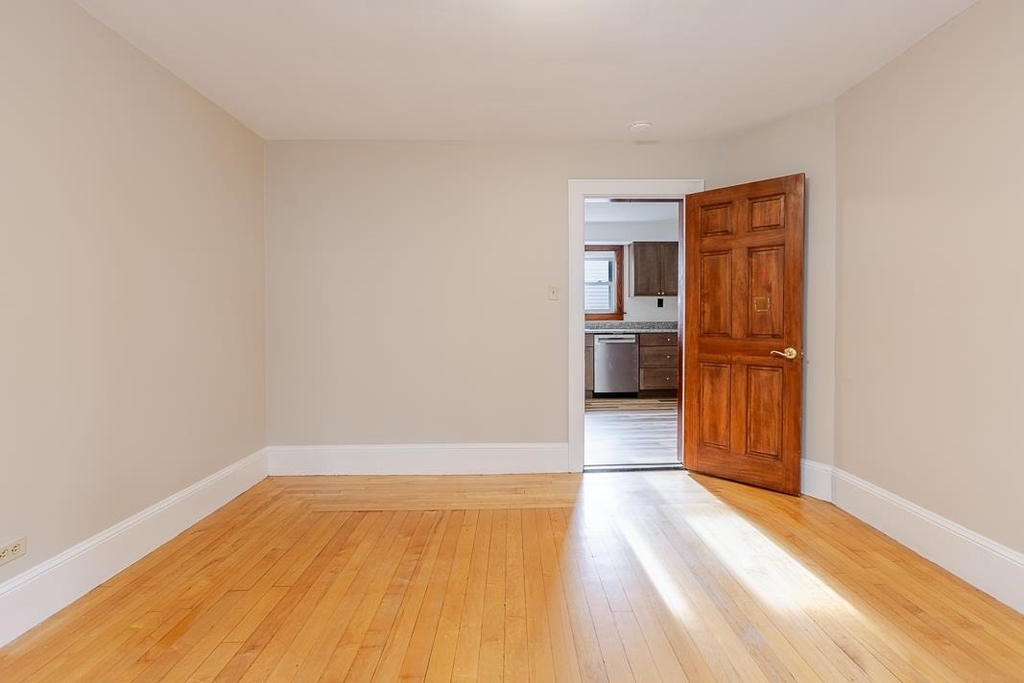 324 Laurel - Photo 10