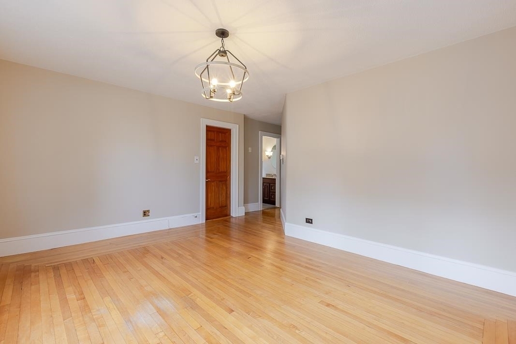 324 Laurel - Photo 5